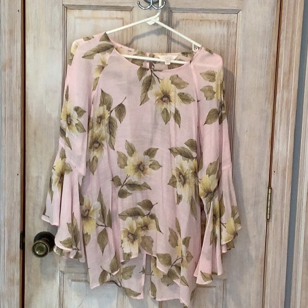 LC Lauren Conrad Pink Floral Ruffle-Sleeve Tunic